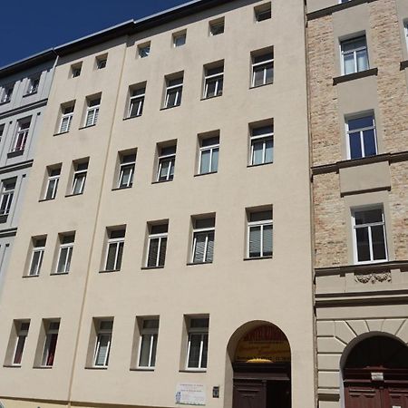 Hostel Im Medizinerviertel Halle  Esterno foto