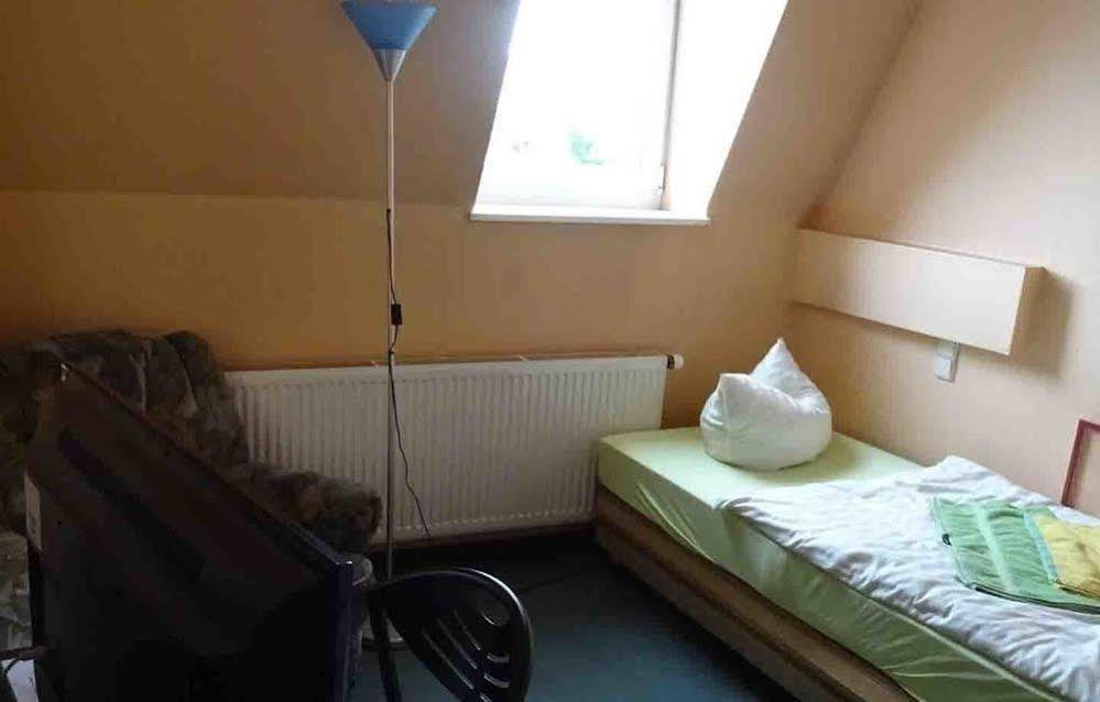 Hostel Im Medizinerviertel Halle  Esterno foto